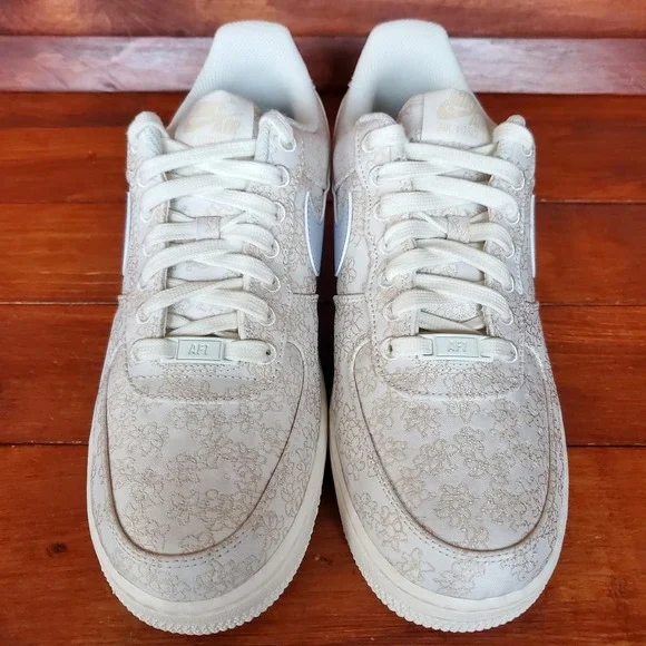 Nike Air Force 1 07 SE Shoes Women‎ 9.5 Grey Jacquard Floral Sail DR6402-900 - Picture 5 of 9